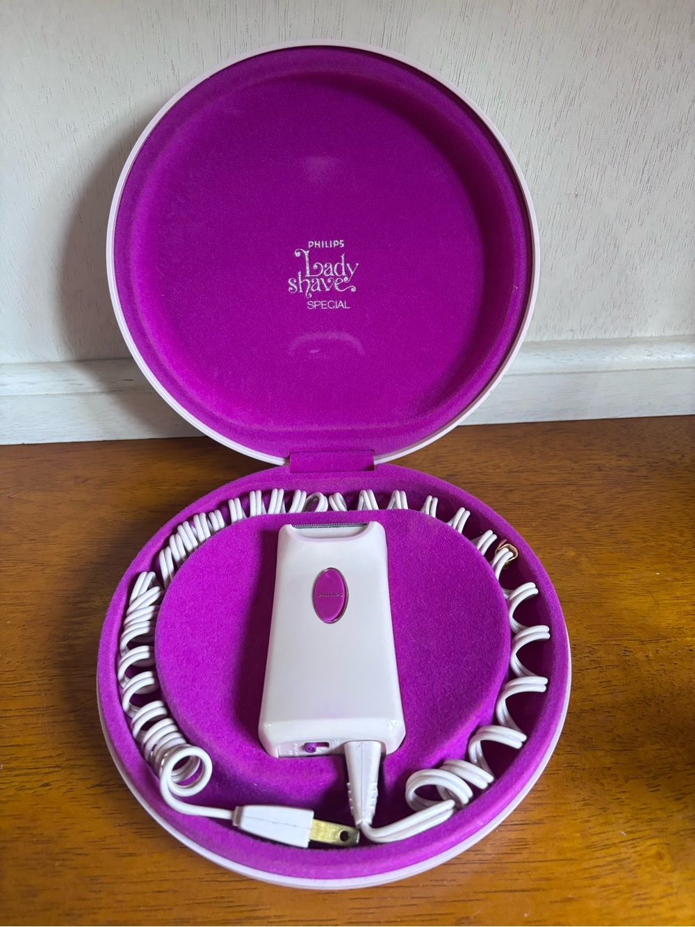 Vintage Philips Lady Shave Special Electric Shaver with Hard Travel Case